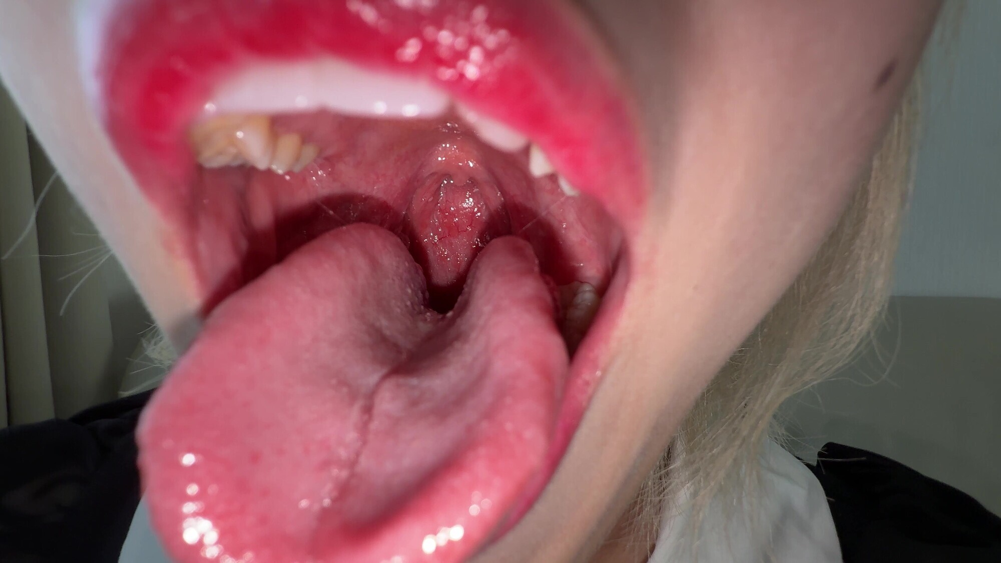 【個人撮影】安堂はるの 童貞卒業！？初喉チンコ触り