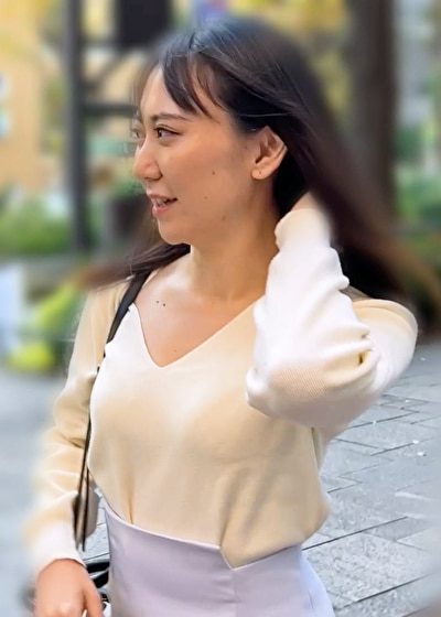 無防備に寝てる女に中出し卑猥行為 3 友達の彼女 パイパン女