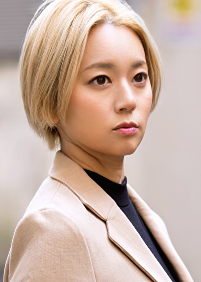 金髪のスタイルの良い女を眠らせて中出しセックス