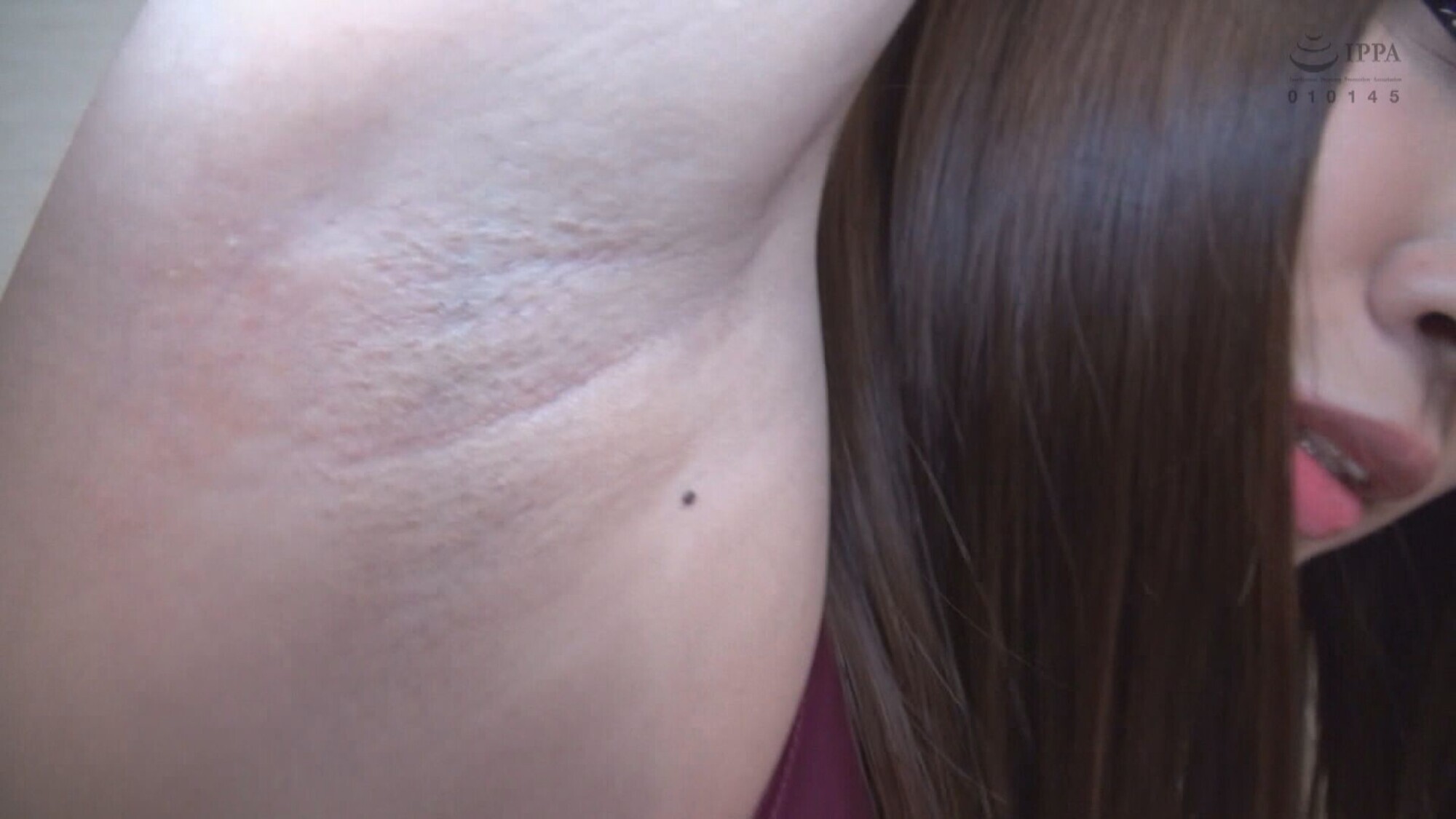 樋口みつは こんな可愛い子がハミ毛！？ 毛穴まで見える大接写＆フェラ抜きザーメン水着垂らし