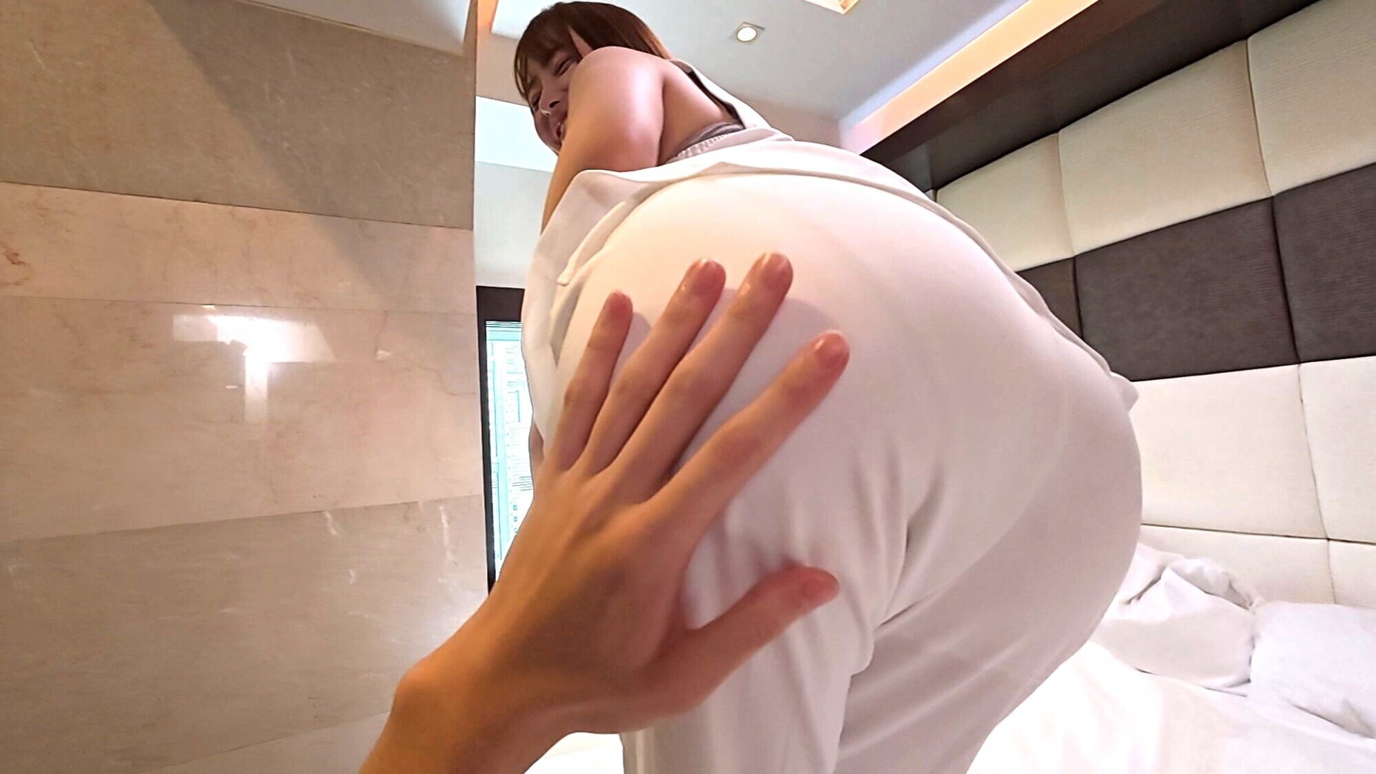 超主観映像【むちゃエロ美乳の美尻のビジュ最強お姉さんとイチャハメ撮り】【将来より今の性欲解消！！即ホテインでエロがる淫乱お姉さん･･･最高説】【生挿入で感じるビジュつよ美乳娘に2搾精されちゃいました♪】 天馬ゆい