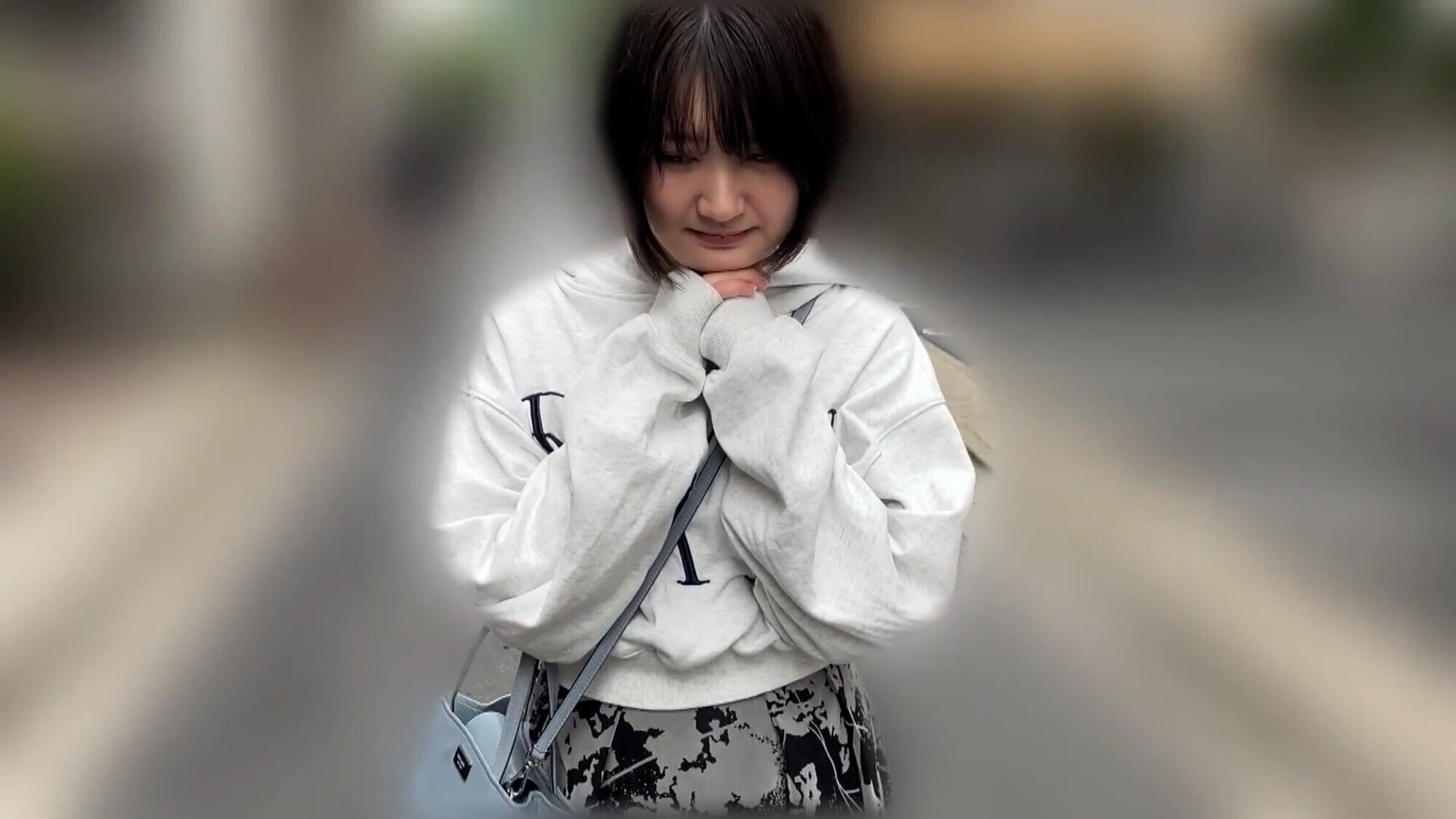 リモバイ散歩！街中で絶頂恥辱プレイ！ VOL.1