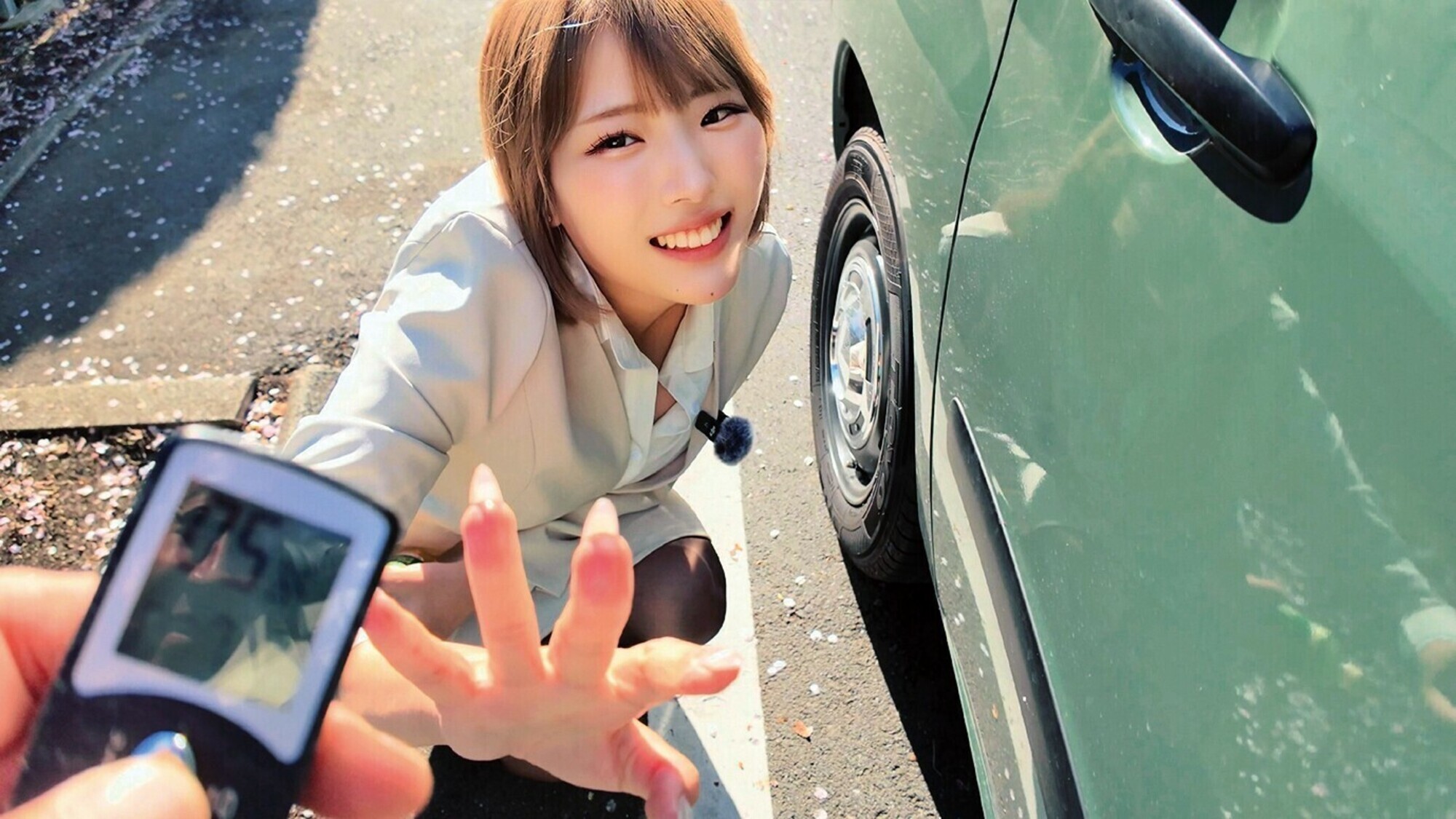素人美少女とリモコンバイブお散歩ー黒パンスト営業ウーマン編ー「もう我慢できません･･･／／」人ごみの中、黒パンスト美脚ガクブル震わせイキまくってしまうOLたち！人生初の羞恥プレイでまさかのエロスイッチオン！車移動中も大胆カーオナニー！最後はホテルで心行くまで生セックス！