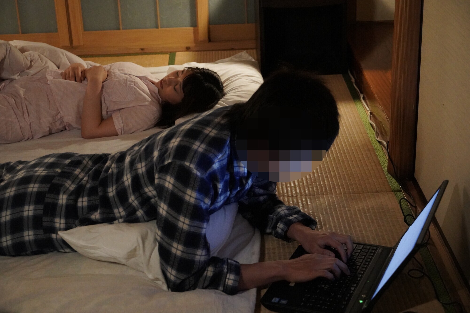 人妻ののぞき穴