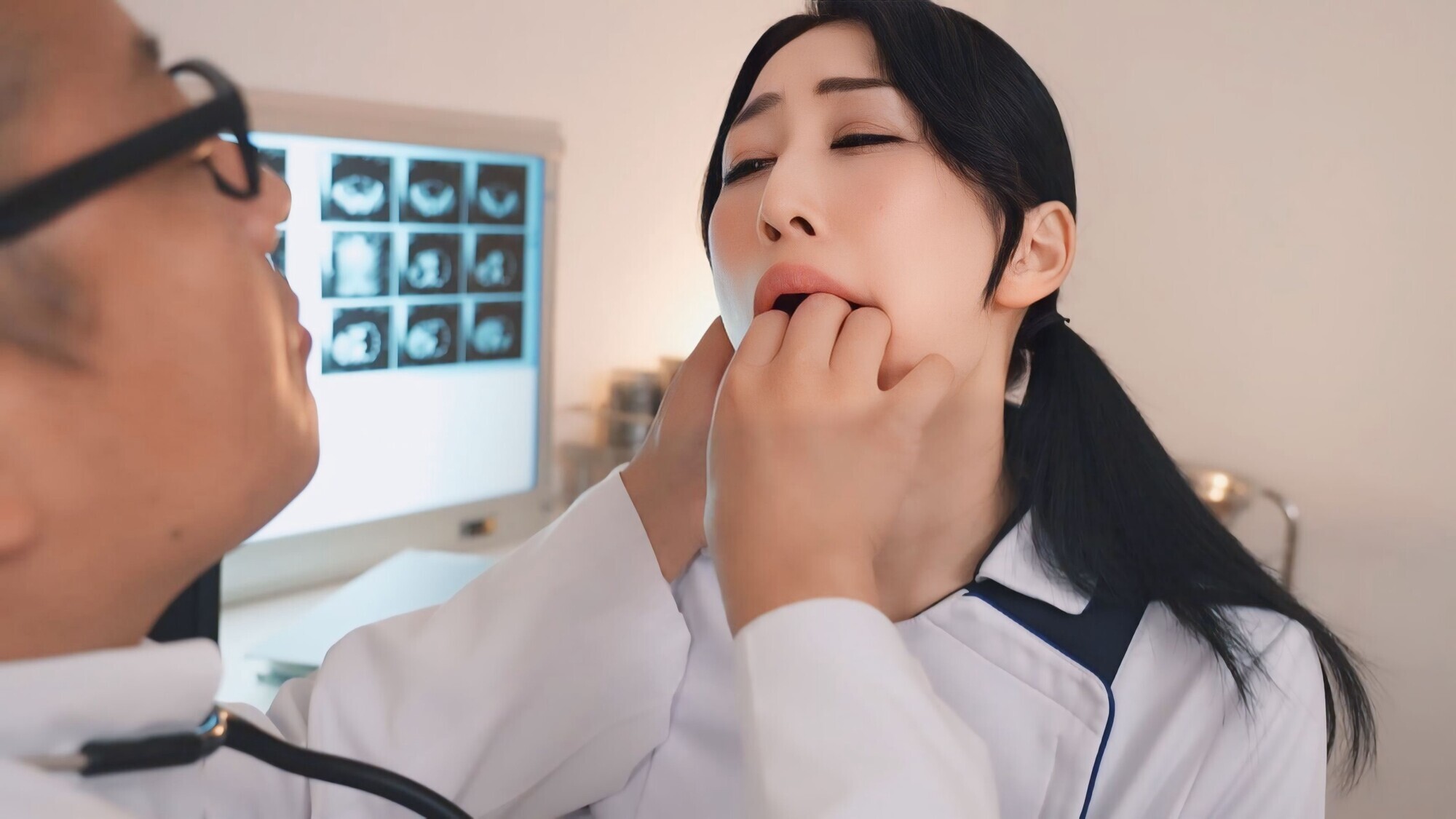 熟女看護師院内不倫～大人の診察～ 深月さん