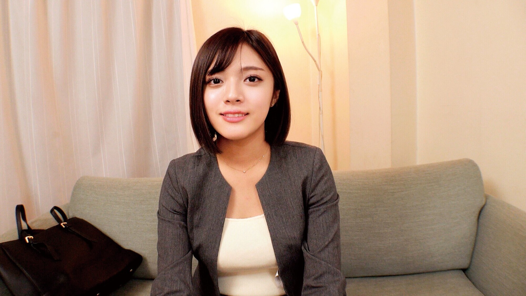 忙しい外回り業務で湿った黒パンスト美脚OLが「賞金100万円！！固定ディルドピストンゲーム！！」少しずつサイズが大きくなっていくクソエロ障害物レースお漏らし爆イキアクメ！制限時間内にゴールできなかったら即デカチン生刺し中出し罰ゲーム！ ゆうな りな