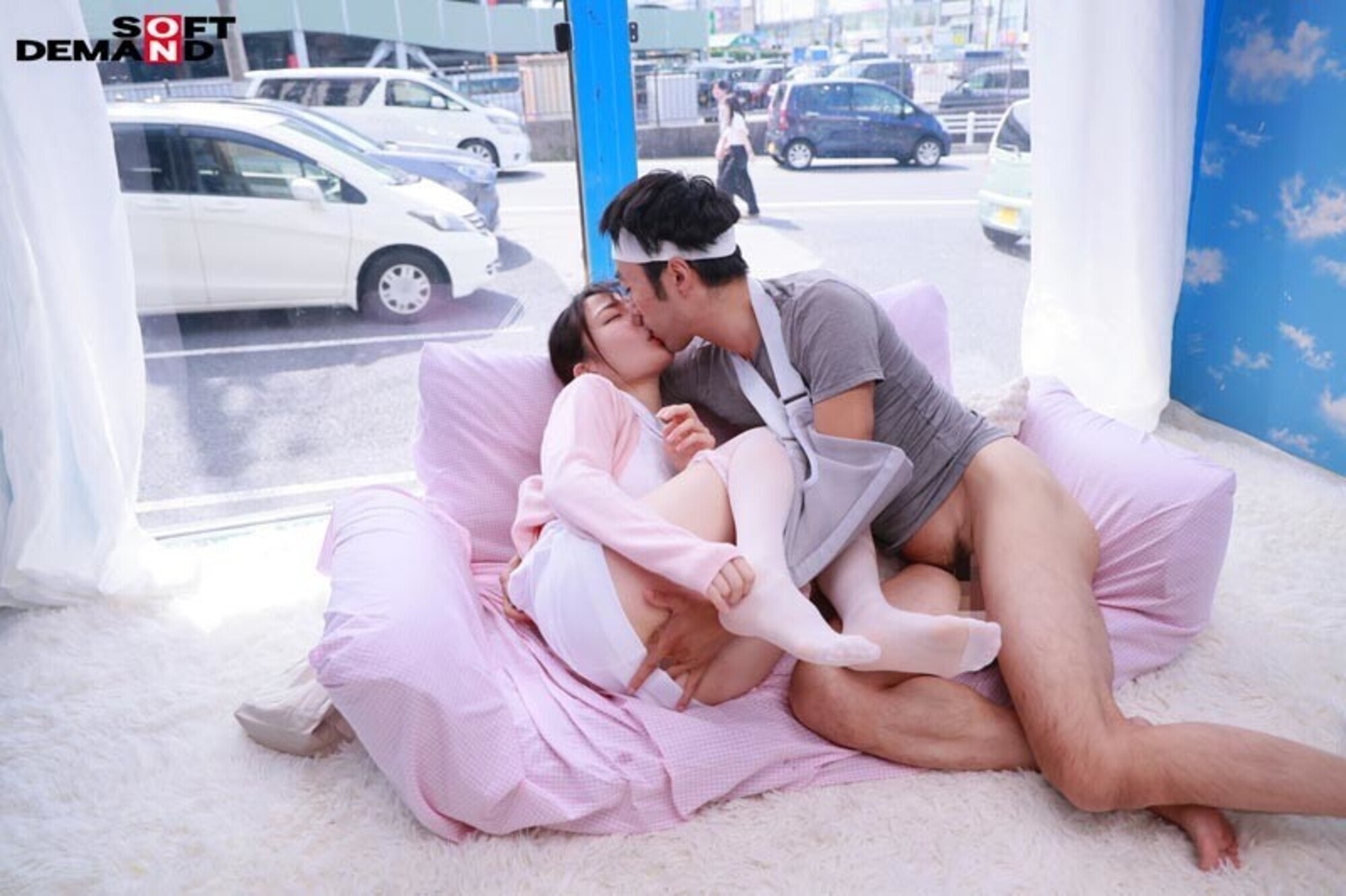 マジックミラー号 看護師限定！ 絶倫ち〇ぽ診察してくれませんか？ デカチン勃起が収まらず困っている男性を奉仕の精神で昇天に導く白衣の天使たち4名収録