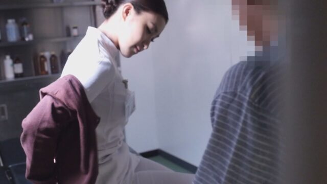 白衣の天使が夜の巡回！患者の身体をやさしく摩り「だいぶ、溜まってるんですか？」