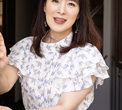 AVで息子とヤッちゃったアノ美人ママの自宅を14年ぶりに訪問 美人ママ相川さんのシン●●●●生活 2026