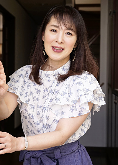 AVで息子とヤッちゃったアノ美人ママの自宅を14年ぶりに訪問 美人ママ相川さんのシン●●●●生活 2026
