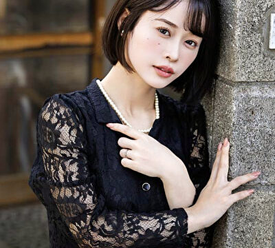 亡くなった旦那一筋で絶対に口説けないと噂の未亡人が配達員にオナニーを見られて、強迫SEX三昧 MINAMO