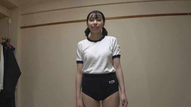 神田ゆい ムチムチ美尻 神体育着 美少女やぽっちゃり娘らにピチピチ体育着を着せ、ハミパン、ムレムレワレメを毛穴まで見えるほどの超ドアップ接写！さらに尻コキ、着衣お漏らし放尿や体育着ぶっかけ等体育着好きに送る完全着衣フェチAV