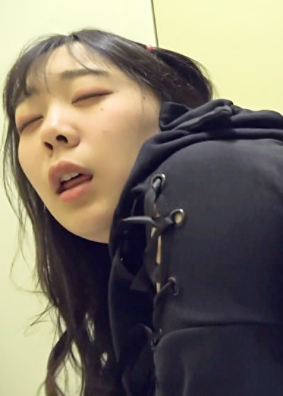 新宿歌舞伎町の闇！汚される黒髪ロングの巨乳ちゃん！