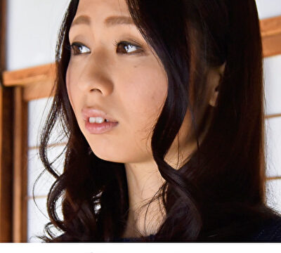 変態母の匂い立つ淫靡な聖水 可奈子
