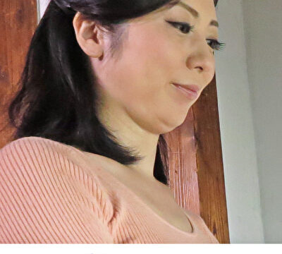 変態母の匂い立つ淫靡な聖水 潤