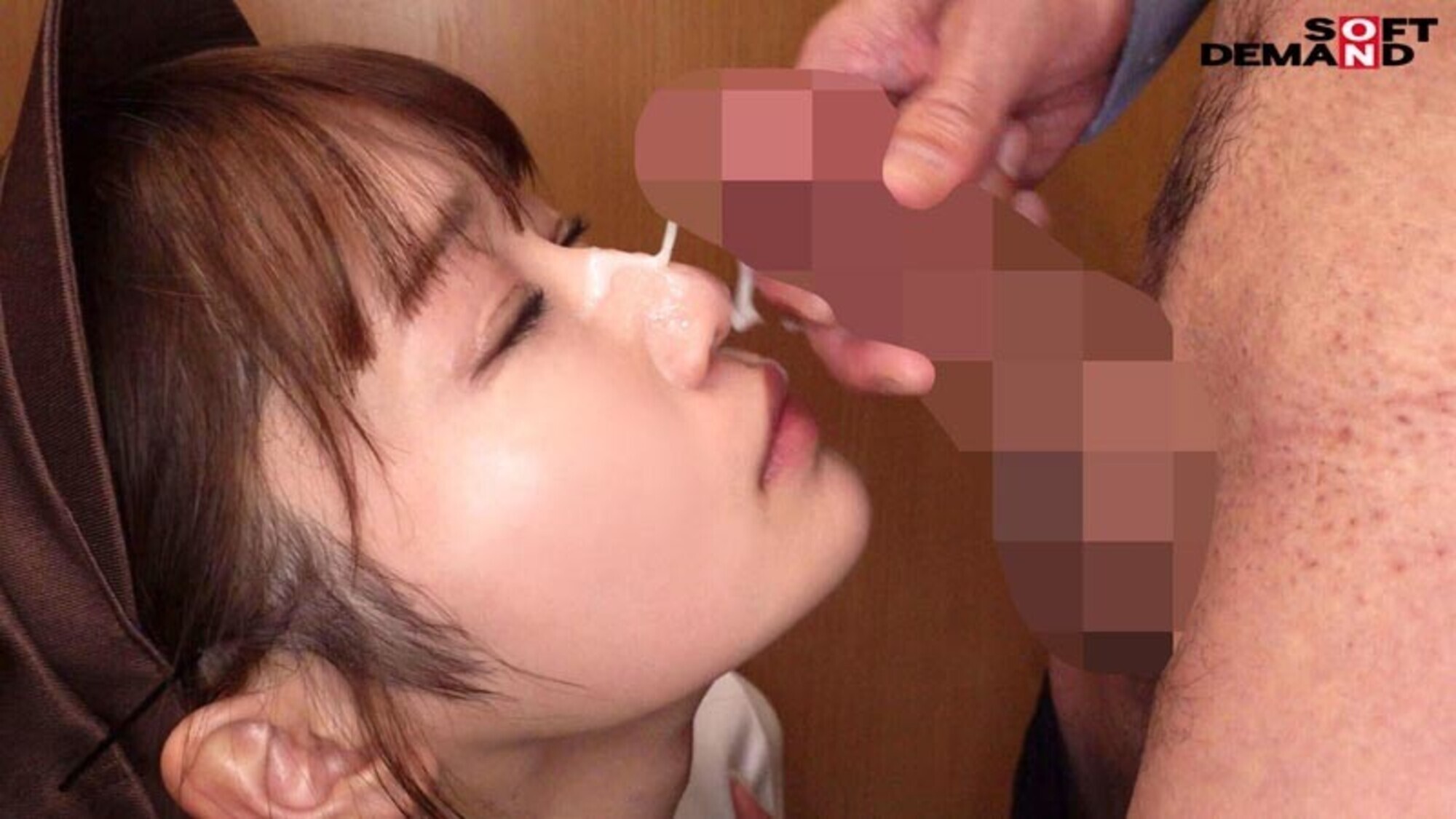 美人カフェ店員が出勤～退勤まで。変態クレーマーが超濃厚精子を顔面に連続ぶっかけセクハラ