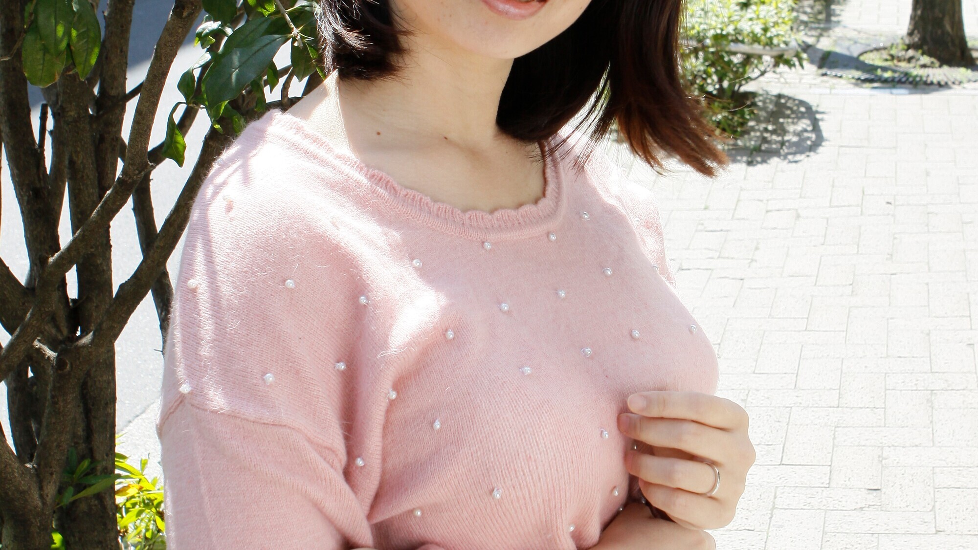無自覚な着衣巨乳がターゲット！ムチムチの食べ頃ボディ！ 笑顔が素敵な癒し系！ 緩すぎる豊満巨乳妻 ナンパ中出し 12人4時間SP 4
