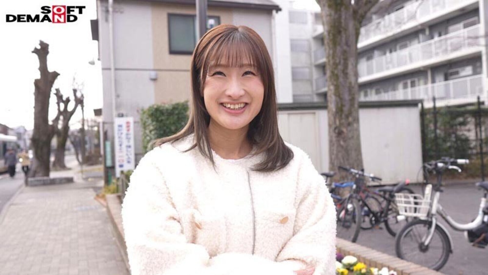 4人のこども達を育てる 優しい笑顔のシングルマザー 清水夏希 34歳 AVDEBUT