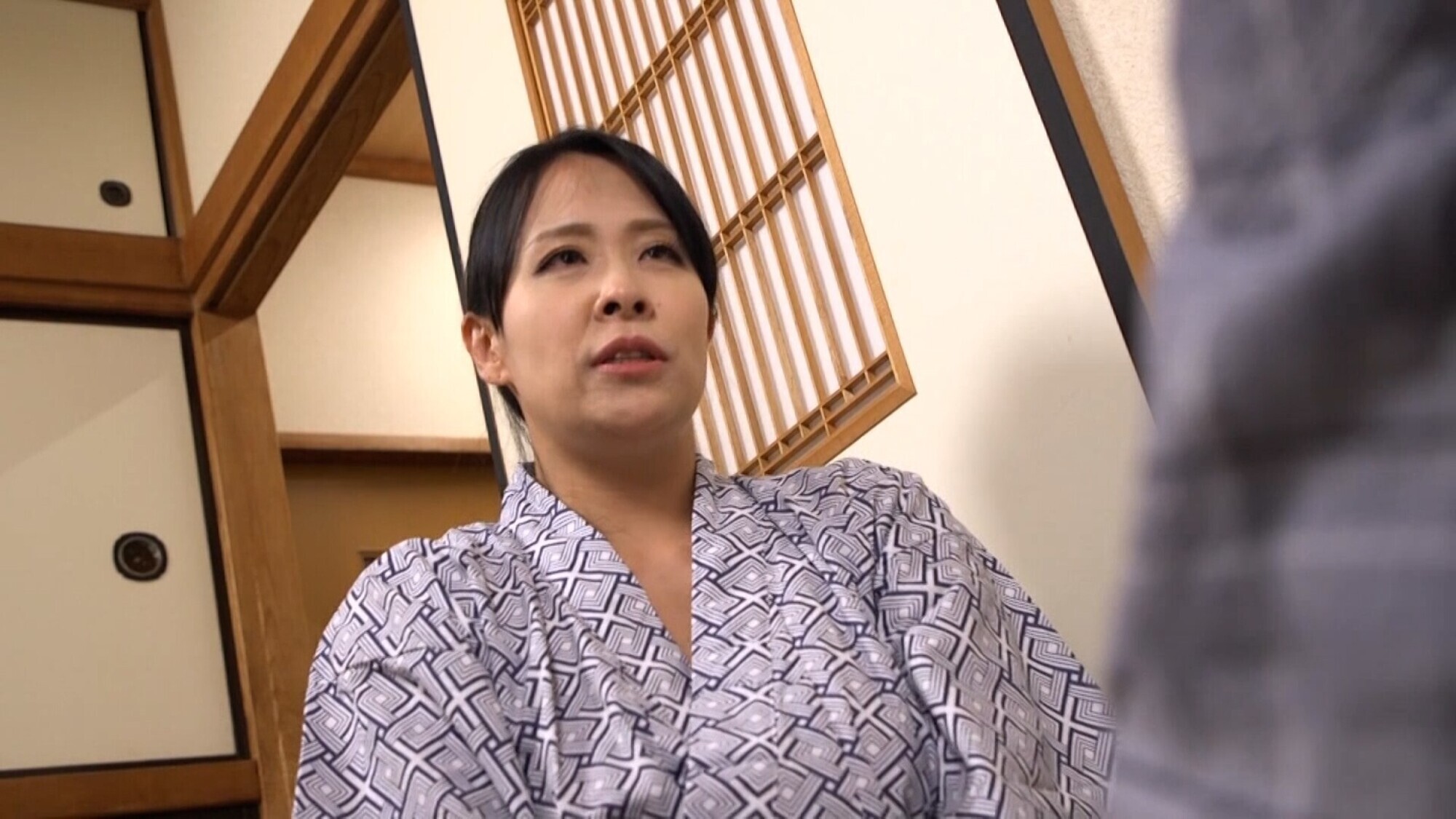 熟れたカラダを持て余す未亡人の義母。色っぽいカラダに魅せられた娘婿と禁断の肉欲セックス！