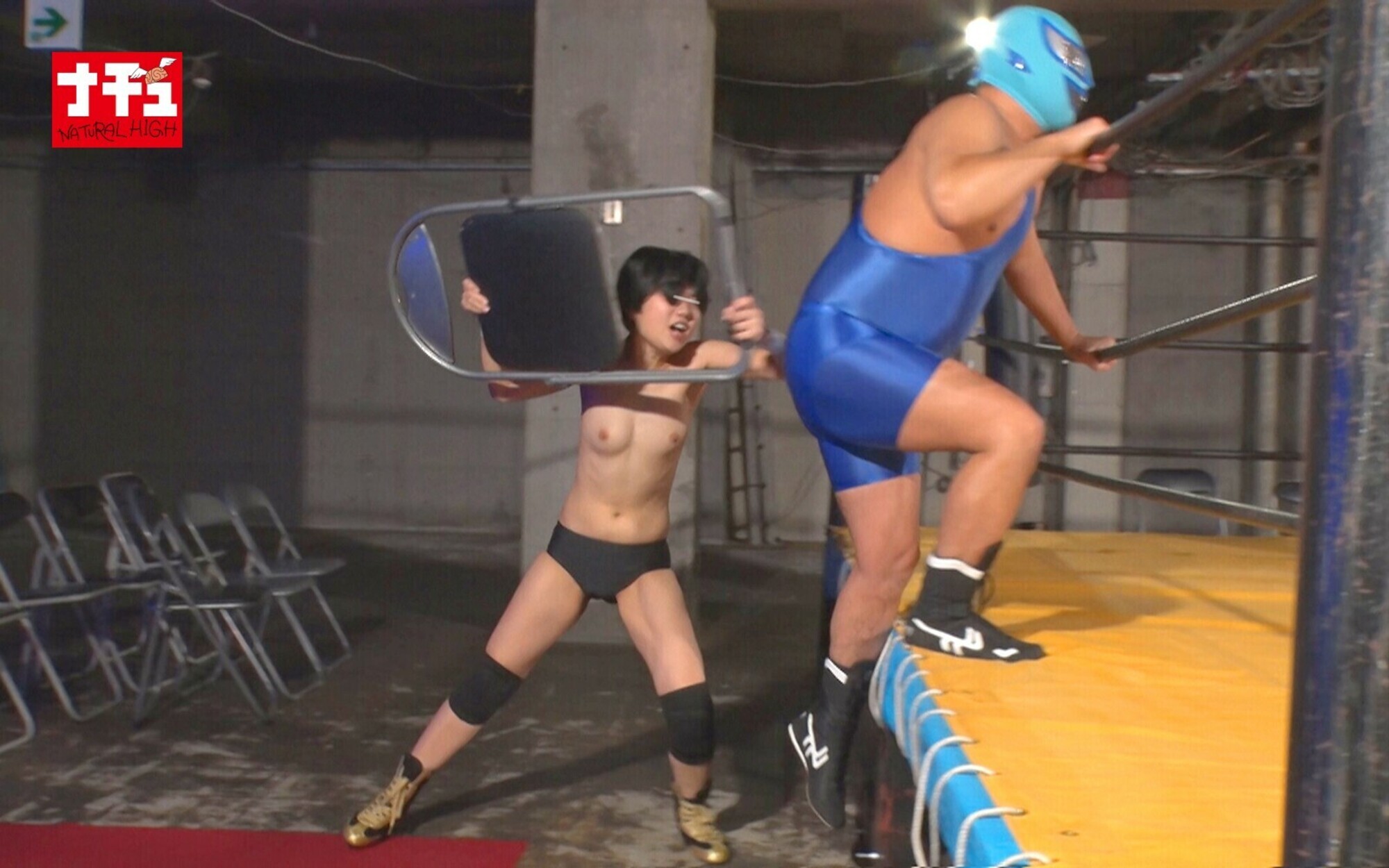 つるぺた女子の男水着チャレンジ会議 プロレス試合中「オマエ女だろ！」デカチンレスラーにバレてテンパって中出しさせちゃって･･･私どうかしてるぅぅ！ vs凶悪マスクマン