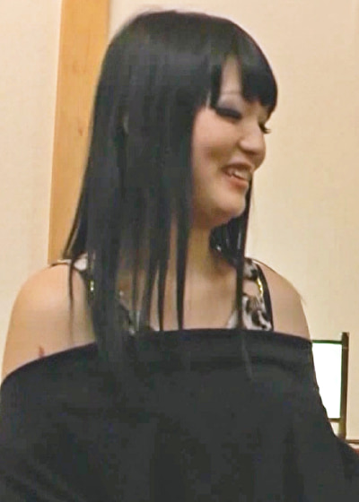 ニューハーフデリヘルで呼ばれた相手はお父さんだった！？小さい頃から心は女だったと告白する愚息。「お父さんが大好き！」と禁断の行為に堕ちる！