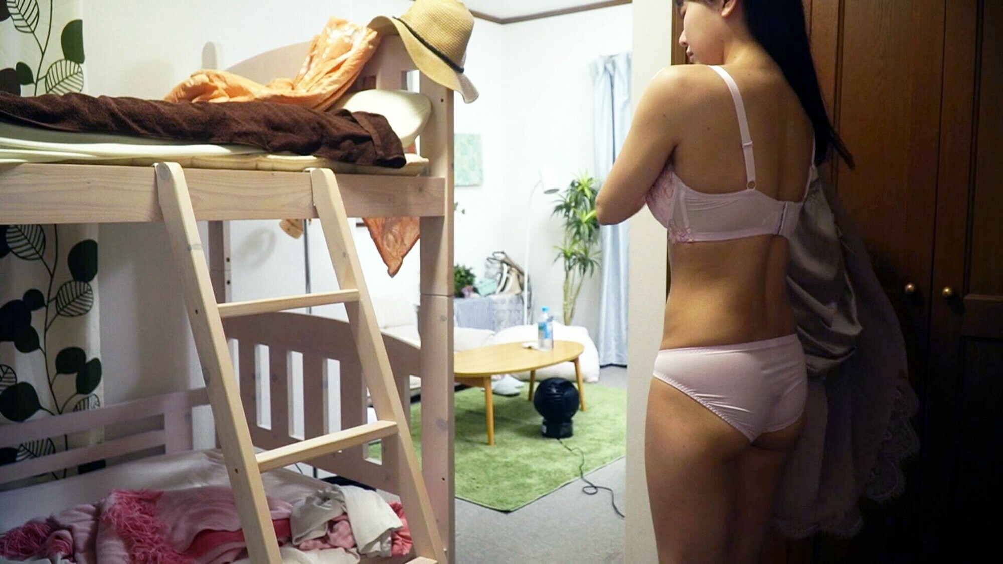 有名私大 女子寮オナニー スレンダー女子
