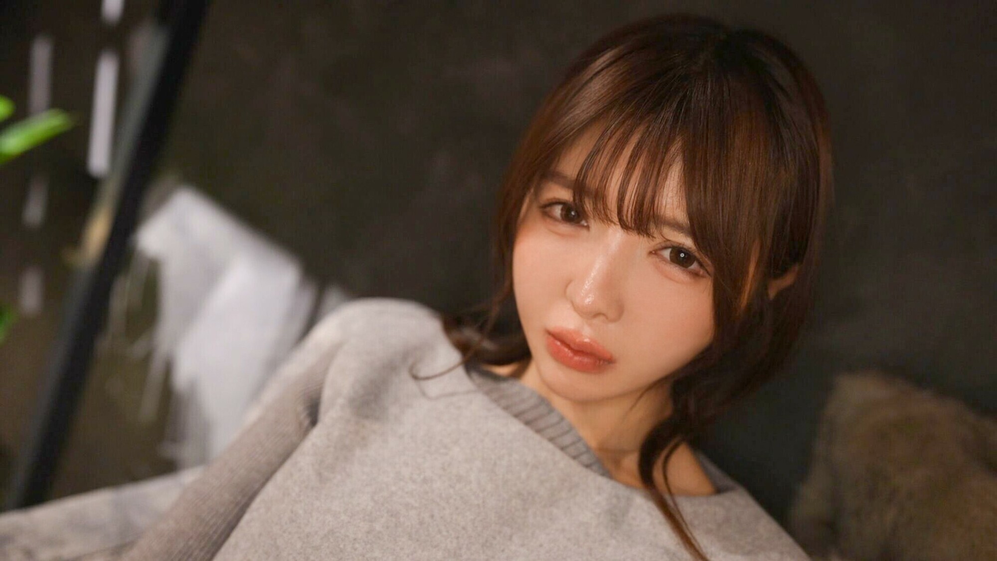 浮気相手にま○こ土下座するビッチww「妊娠させてください」とみずから腰を振り中出しを懇願してくる港区のオナホ_まみ