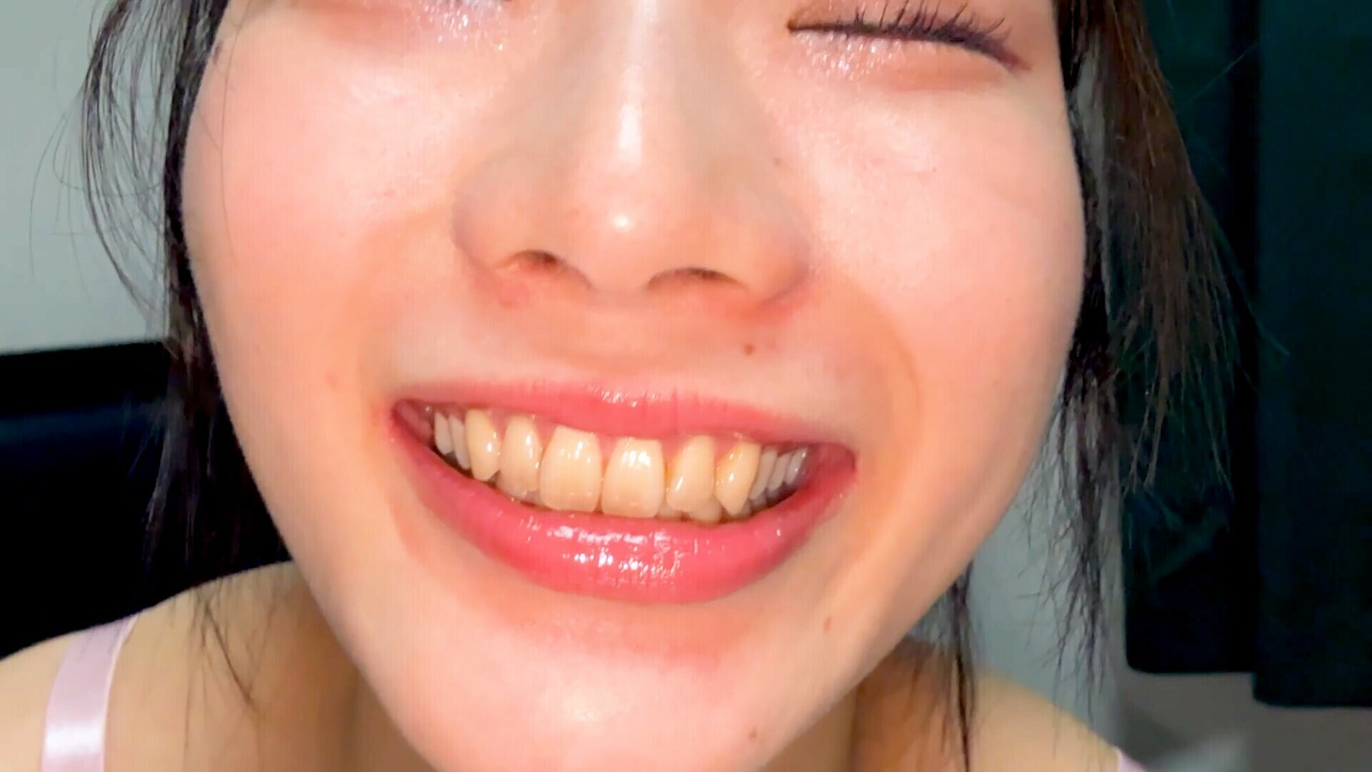 器用な長舌！ゆいなちゃんの口内観察