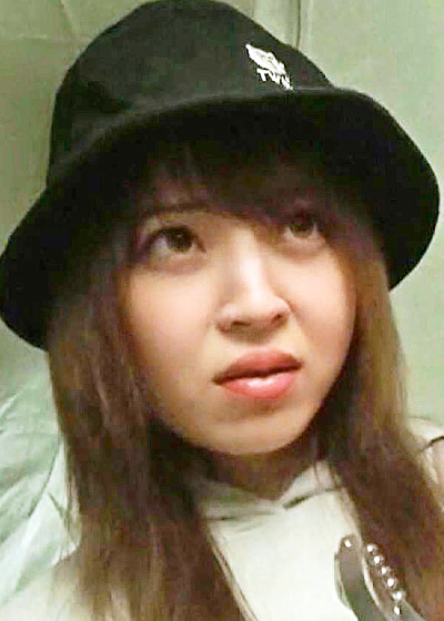 ソロキャンプ好きの色白美肌ギャル！風呂キャンでテント内はムレムレフェロモン充満