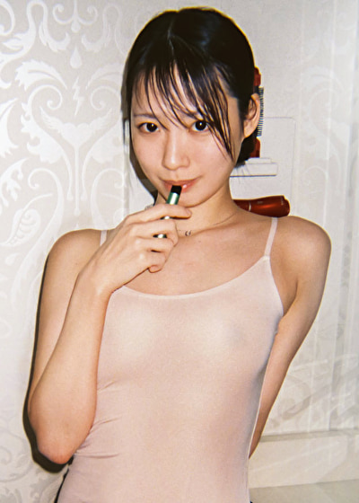 上品な顔して下品に絶頂！毎月会ってるセフレお姉さん月野江すいに「今日はちょっとだけ刺激的なエッチがしたい」と誘われ“少しだけ気持ち良くなるクスリ” を使って何度も精飲と中出しをした